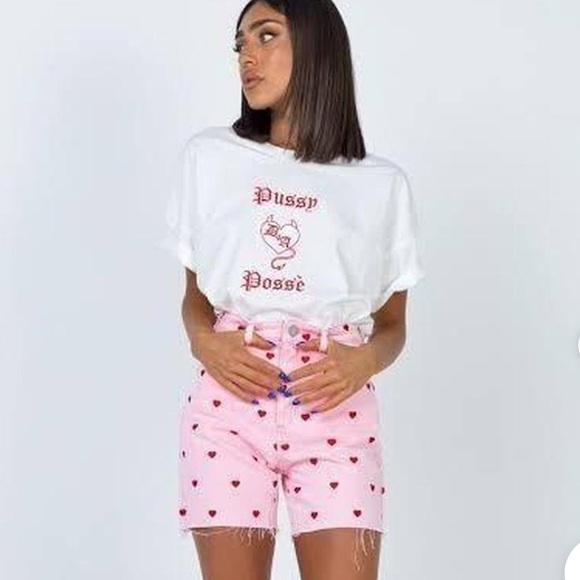 ABRAND × DYSPNEA CLAUDIA DENIM CUT OFF
SHORTS PINK HEART - Picture 1 of 11